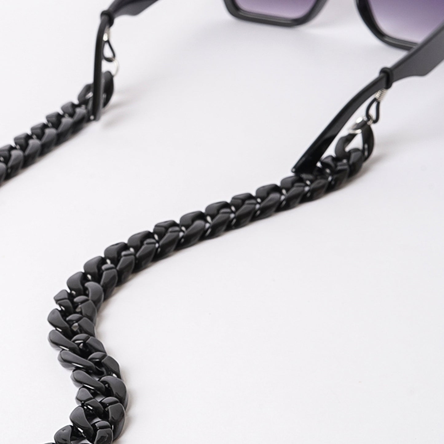 Acrylic Chain Black