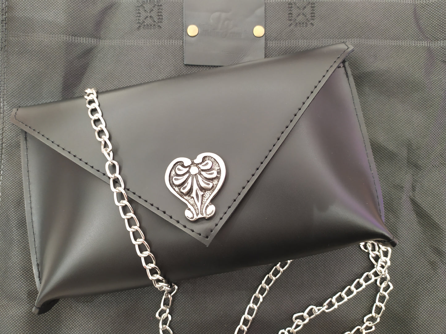 Heart bag (Black/Nickel)